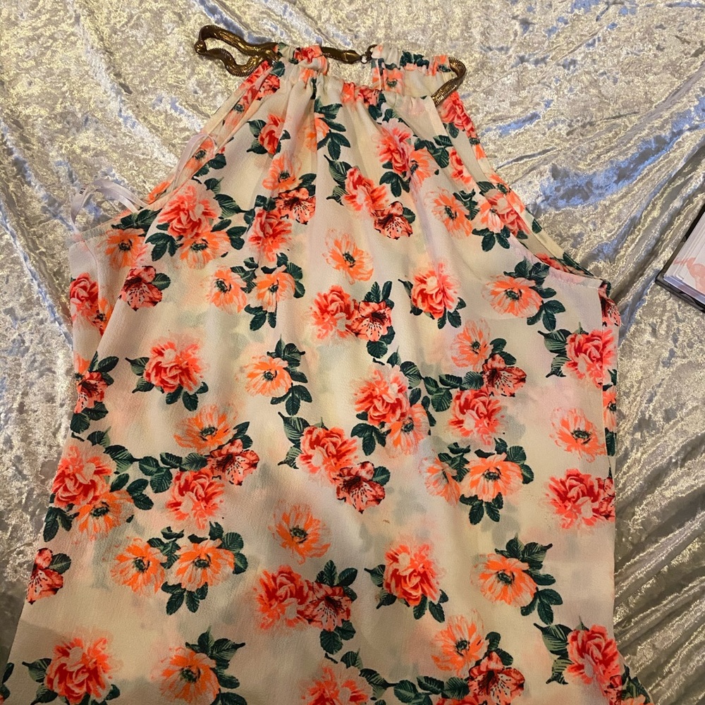 Chain neck tank top